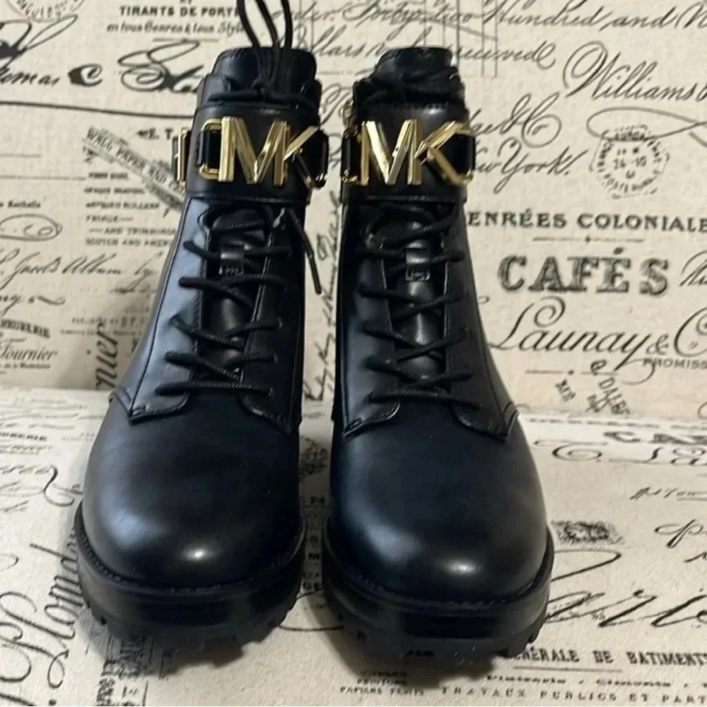 *Final Price* Michael Kors Reed Lace Up Boots black/brown gold logo NEW Size 7.5 - Picture 4 of 7